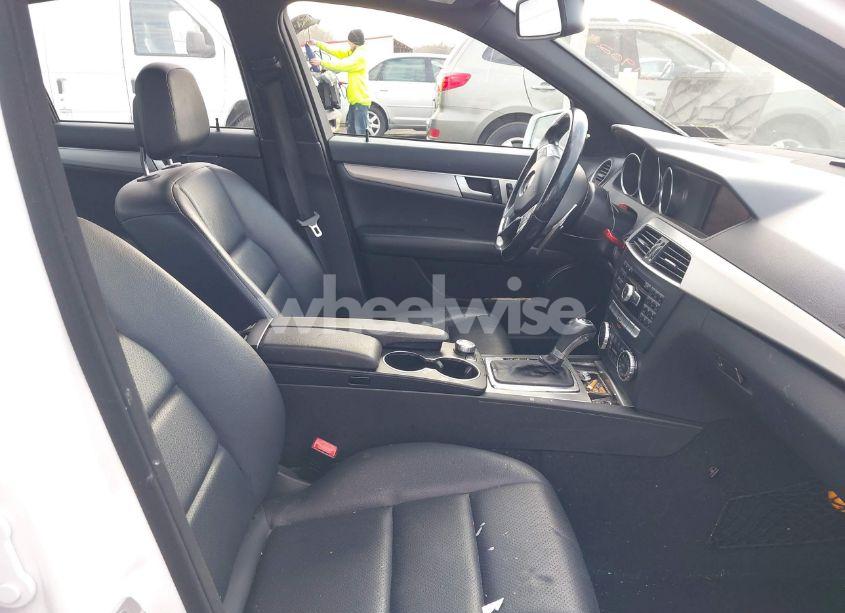 Photo 5 of 2014 Mercedes-benz C 300 C 300 LUXURY/SPORT 4MATIC (VIN WDDGF8AB0ER315661)