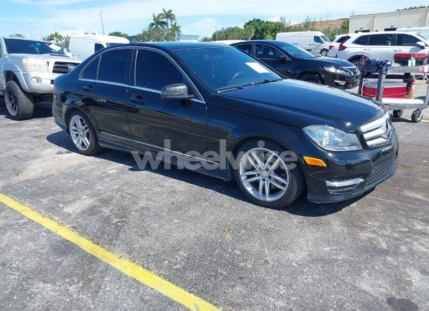 2013 Mercedes-benz C 300 LUXURY 4MATIC/SPORT 4MATIC (VIN WDDGF8AB1DA770998) main photo
