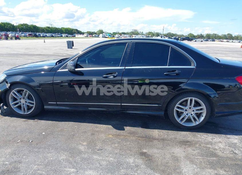 Photo 14 of 2013 Mercedes-benz C 300 LUXURY 4MATIC/SPORT 4MATIC (VIN WDDGF8AB1DA770998)