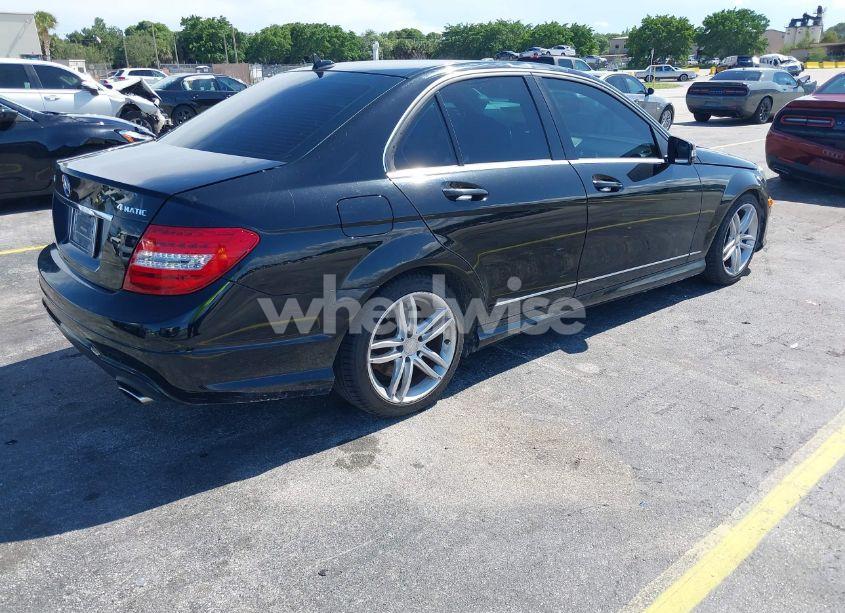 Photo 4 of 2013 Mercedes-benz C 300 LUXURY 4MATIC/SPORT 4MATIC (VIN WDDGF8AB1DA770998)