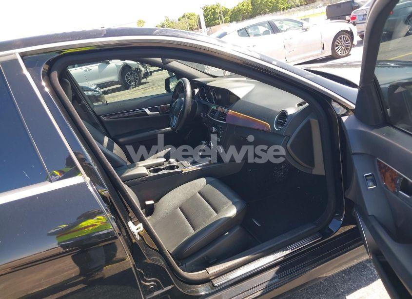 Photo 5 of 2013 Mercedes-benz C 300 LUXURY 4MATIC/SPORT 4MATIC (VIN WDDGF8AB1DA770998)