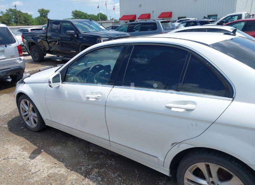 Photo 14 of 2013 Mercedes-benz C 300 LUXURY 4MATIC/SPORT 4MATIC (VIN WDDGF8AB1DR248695)