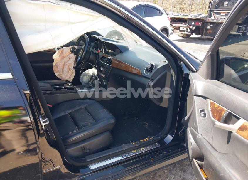 Photo 5 of 2013 Mercedes-benz C 300 LUXURY 4MATIC/SPORT 4MATIC (VIN WDDGF8AB1DR262578)