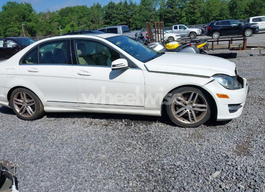Photo 13 of 2013 Mercedes-benz C 300 LUXURY 4MATIC/SPORT 4MATIC (VIN WDDGF8AB2DG037520)