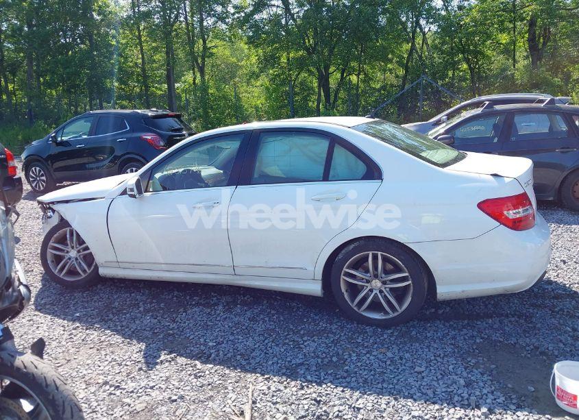 Photo 14 of 2013 Mercedes-benz C 300 LUXURY 4MATIC/SPORT 4MATIC (VIN WDDGF8AB2DG037520)