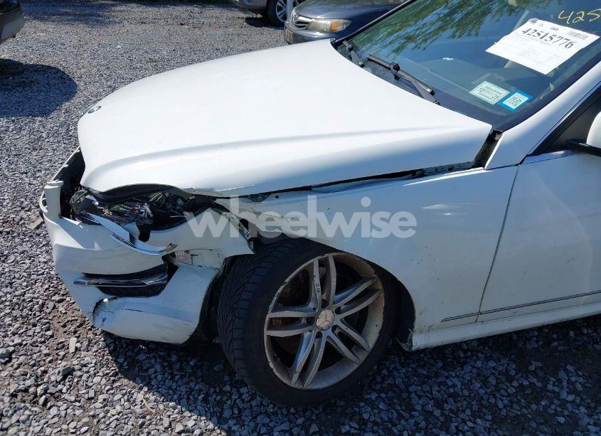 Photo 6 of 2013 Mercedes-benz C 300 LUXURY 4MATIC/SPORT 4MATIC (VIN WDDGF8AB2DG037520)