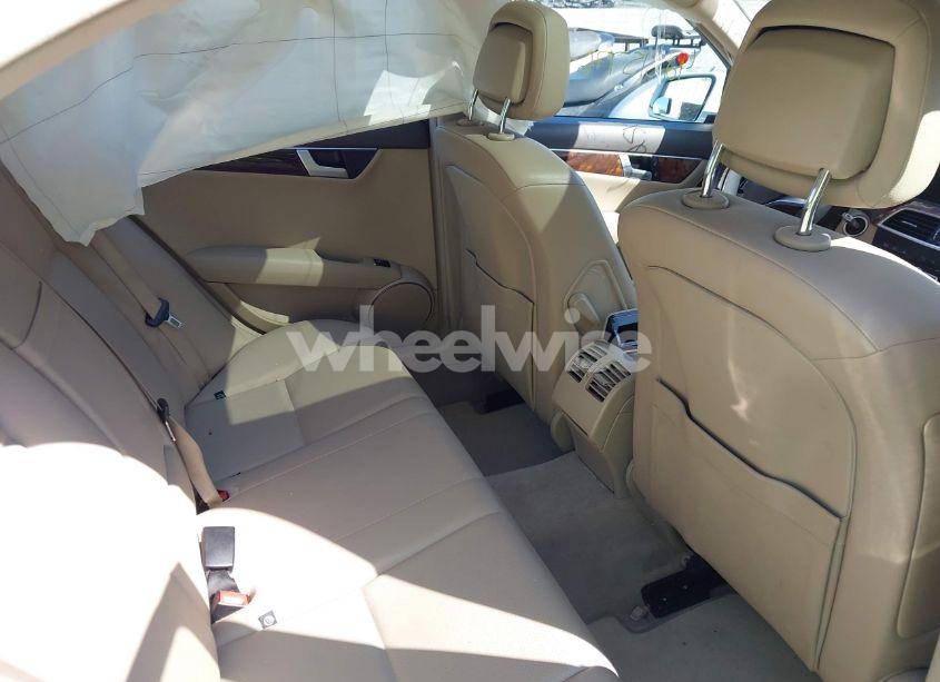 Photo 8 of 2013 Mercedes-benz C 300 LUXURY 4MATIC/SPORT 4MATIC (VIN WDDGF8AB2DG037520)