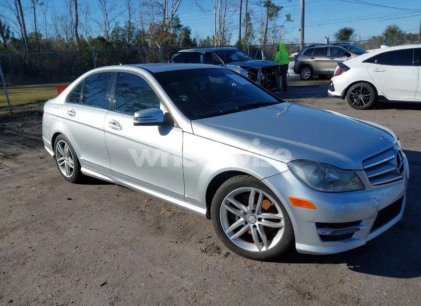 2013 Mercedes-benz C 300 LUXURY 4MATIC/SPORT 4MATIC (VIN WDDGF8AB2DG129176) main photo