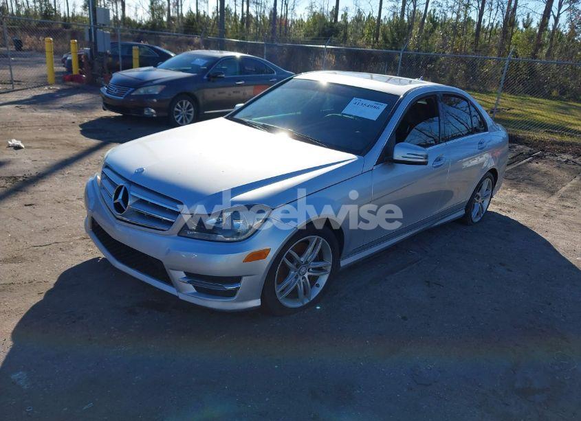 Photo 2 of 2013 Mercedes-benz C 300 LUXURY 4MATIC/SPORT 4MATIC (VIN WDDGF8AB2DG129176)