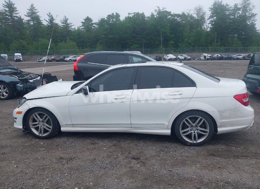 Photo 15 of 2013 Mercedes-benz C 300 LUXURY 4MATIC/SPORT 4MATIC (VIN WDDGF8AB2DR247992)