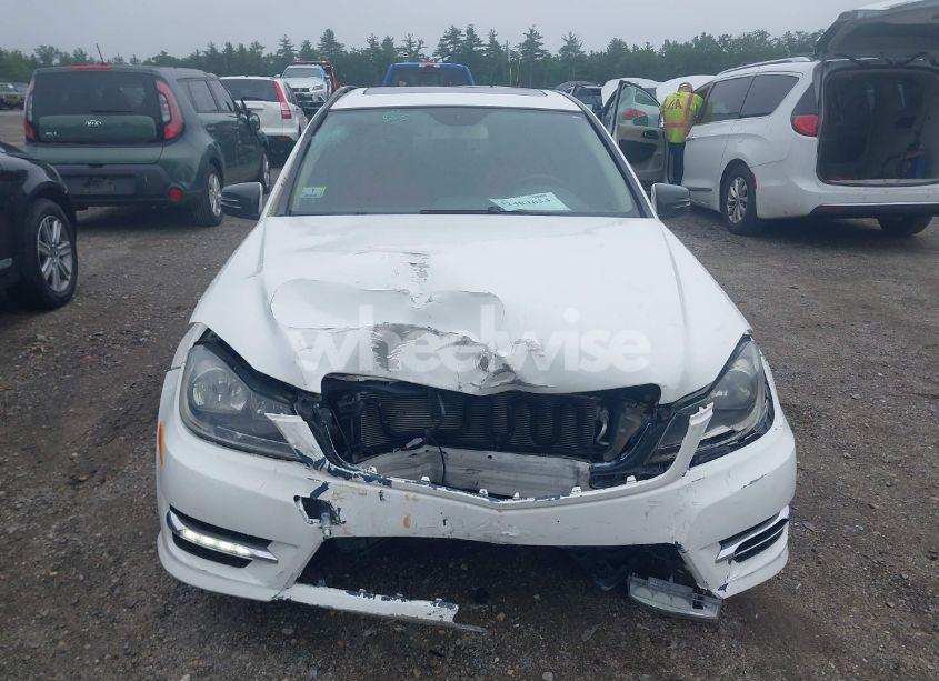 Photo 6 of 2013 Mercedes-benz C 300 LUXURY 4MATIC/SPORT 4MATIC (VIN WDDGF8AB2DR247992)