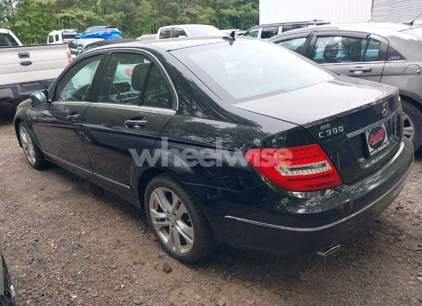 Photo 3 of 2013 Mercedes-benz C 300 LUXURY 4MATIC/SPORT 4MATIC (VIN WDDGF8AB2DR274240)