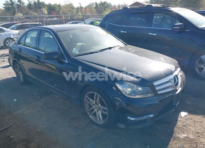 2013 Mercedes-benz C 300 LUXURY 4MATIC/SPORT 4MATIC (VIN WDDGF8AB2DR287909) main photo