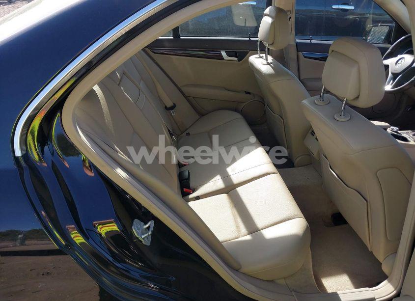 Photo 8 of 2013 Mercedes-benz C 300 LUXURY 4MATIC/SPORT 4MATIC (VIN WDDGF8AB2DR287909)