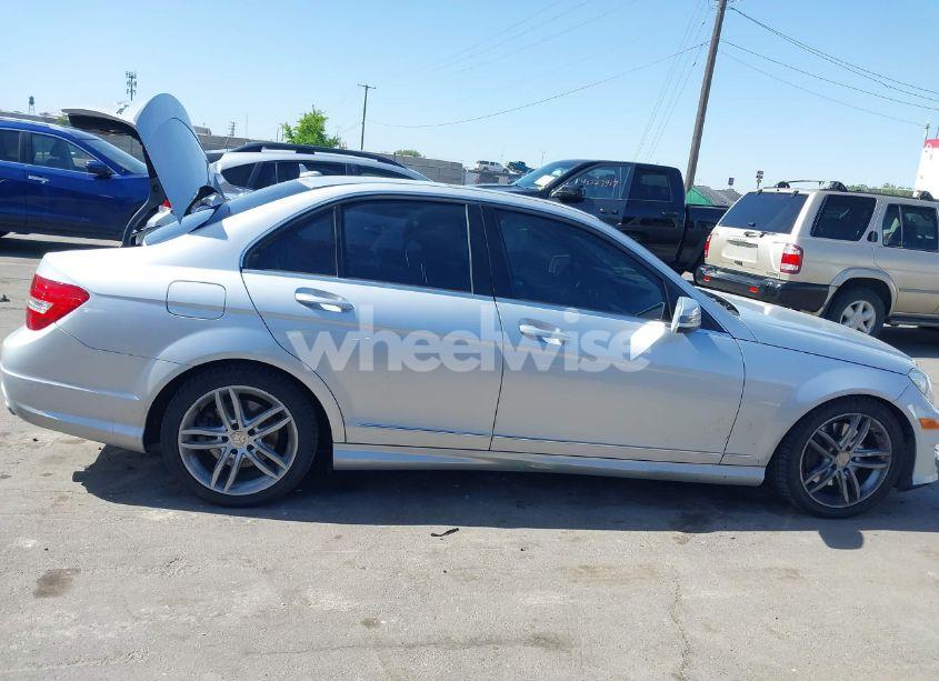 Photo 13 of 2013 Mercedes-benz C 300 LUXURY 4MATIC/SPORT 4MATIC (VIN WDDGF8AB2DR289465)