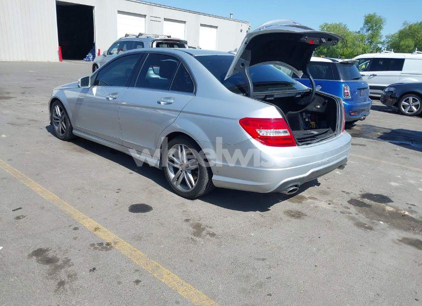 Photo 3 of 2013 Mercedes-benz C 300 LUXURY 4MATIC/SPORT 4MATIC (VIN WDDGF8AB2DR289465)