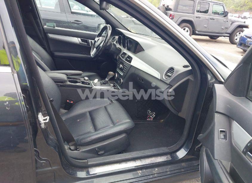 Photo 5 of 2014 Mercedes-benz C 300 LUXURY 4MATIC/SPORT 4MATIC (VIN WDDGF8AB2EA937399)