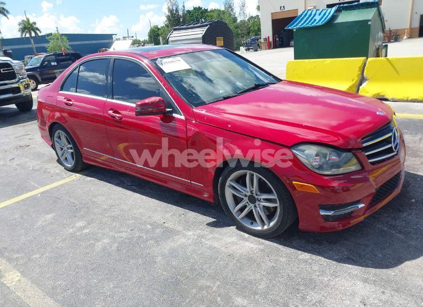 2014 Mercedes-benz C 300 LUXURY 4MATIC/SPORT 4MATIC (VIN WDDGF8AB2EA943252) main photo