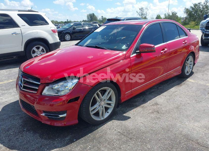 Photo 2 of 2014 Mercedes-benz C 300 LUXURY 4MATIC/SPORT 4MATIC (VIN WDDGF8AB2EA943252)