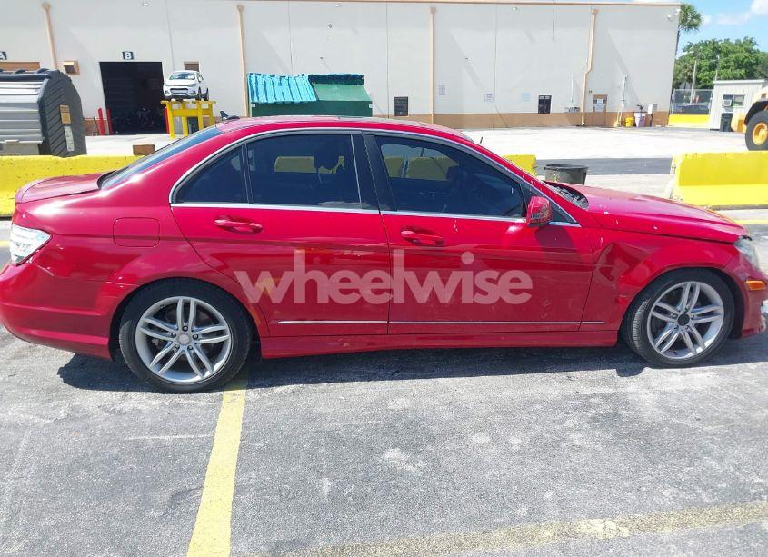 Photo 6 of 2014 Mercedes-benz C 300 LUXURY 4MATIC/SPORT 4MATIC (VIN WDDGF8AB2EA943252)