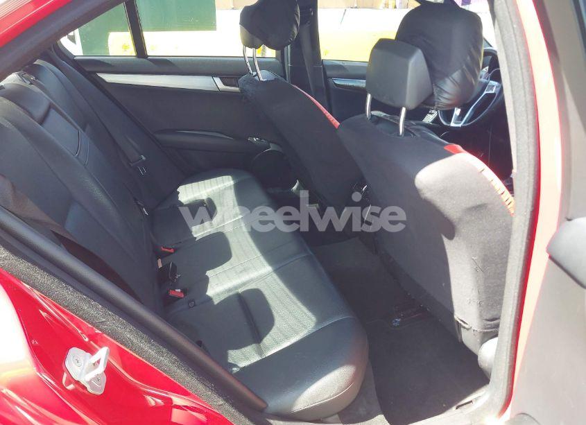 Photo 8 of 2014 Mercedes-benz C 300 LUXURY 4MATIC/SPORT 4MATIC (VIN WDDGF8AB2EA943252)