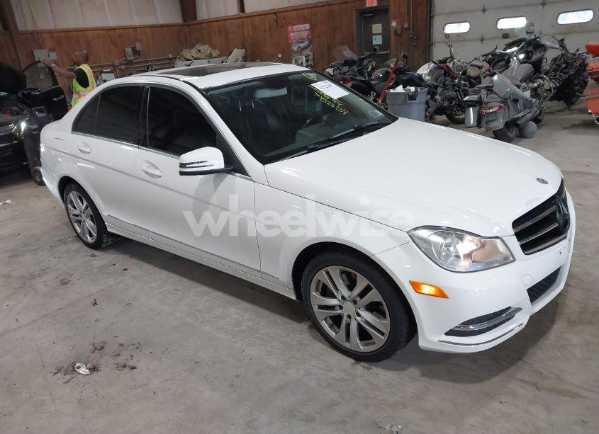 2013 Mercedes-benz C 300 LUXURY 4MATIC/SPORT 4MATIC (VIN WDDGF8AB3DA859410) main photo