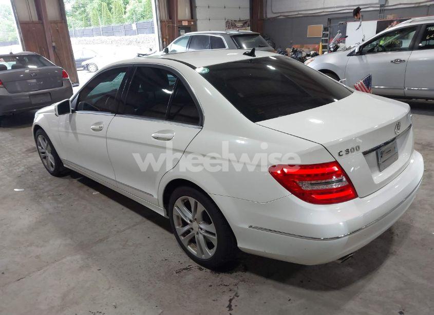Photo 3 of 2013 Mercedes-benz C 300 LUXURY 4MATIC/SPORT 4MATIC (VIN WDDGF8AB3DA859410)
