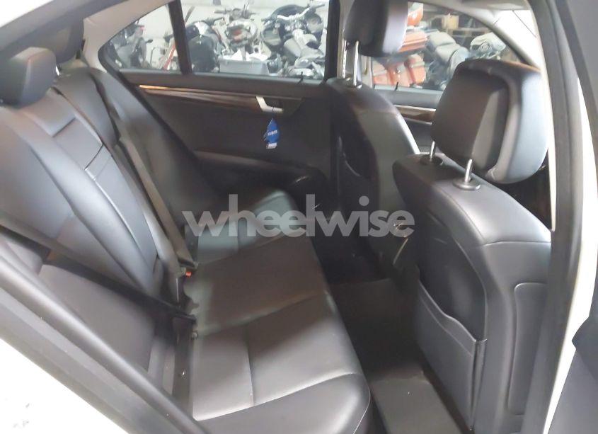 Photo 8 of 2013 Mercedes-benz C 300 LUXURY 4MATIC/SPORT 4MATIC (VIN WDDGF8AB3DA859410)