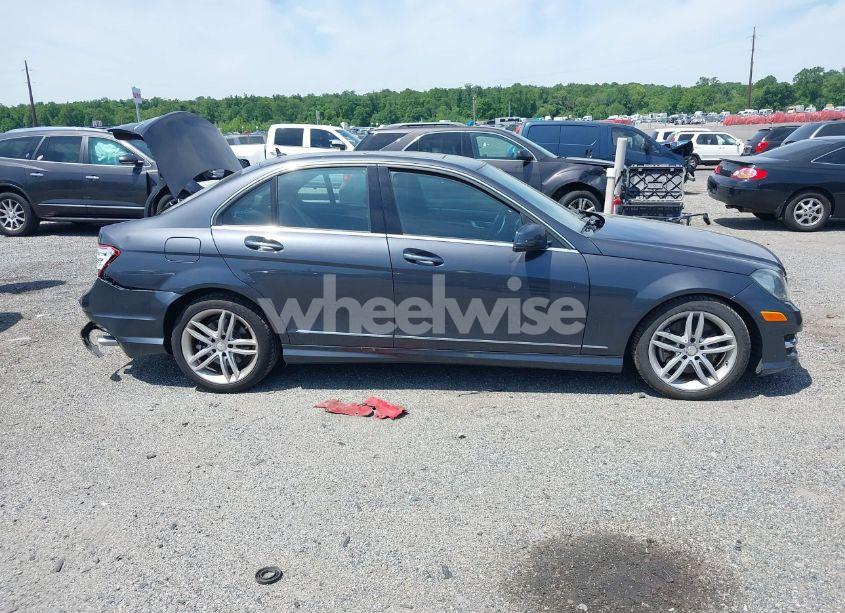 Photo 13 of 2013 Mercedes-benz C 300 LUXURY 4MATIC/SPORT 4MATIC (VIN WDDGF8AB3DR247015)