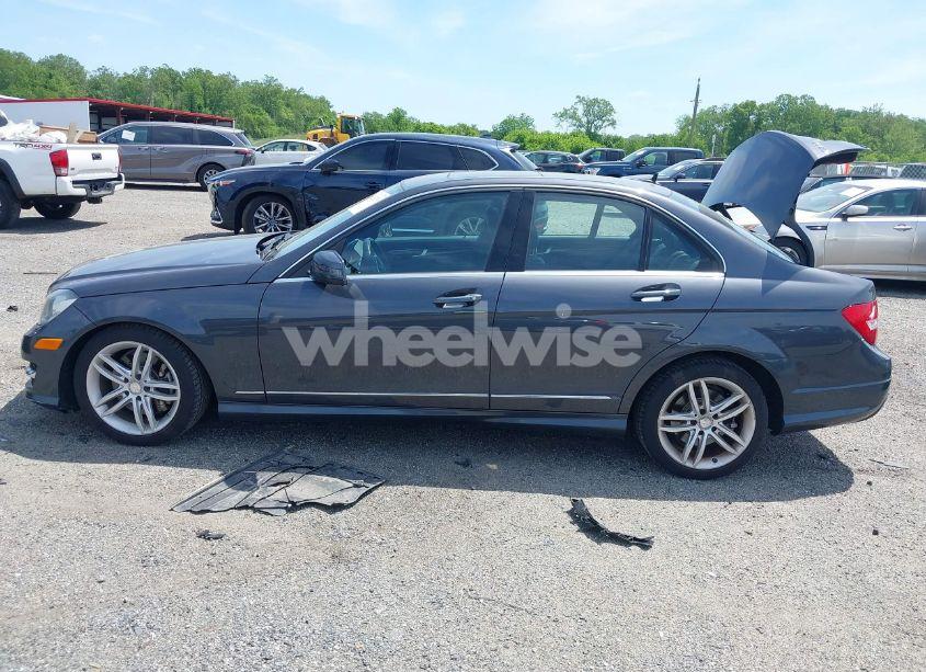 Photo 14 of 2013 Mercedes-benz C 300 LUXURY 4MATIC/SPORT 4MATIC (VIN WDDGF8AB3DR247015)
