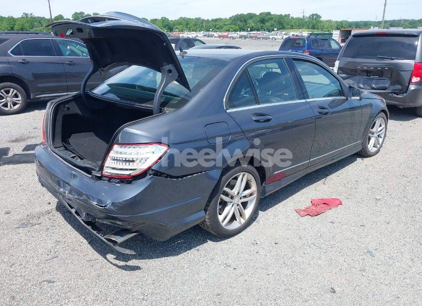 Photo 4 of 2013 Mercedes-benz C 300 LUXURY 4MATIC/SPORT 4MATIC (VIN WDDGF8AB3DR247015)