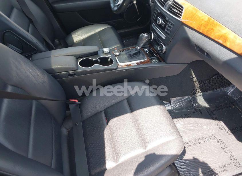Photo 5 of 2013 Mercedes-benz C 300 LUXURY 4MATIC/SPORT 4MATIC (VIN WDDGF8AB3DR247015)