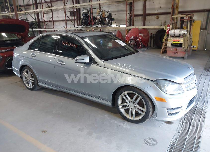 2013 Mercedes-benz C 300 LUXURY 4MATIC/SPORT 4MATIC (VIN WDDGF8AB4DR254877) main photo