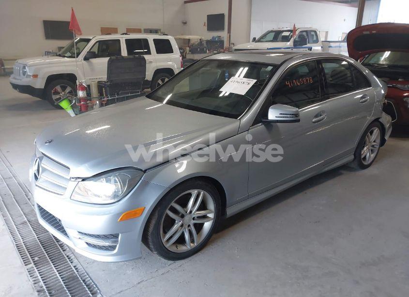 Photo 2 of 2013 Mercedes-benz C 300 LUXURY 4MATIC/SPORT 4MATIC (VIN WDDGF8AB4DR254877)