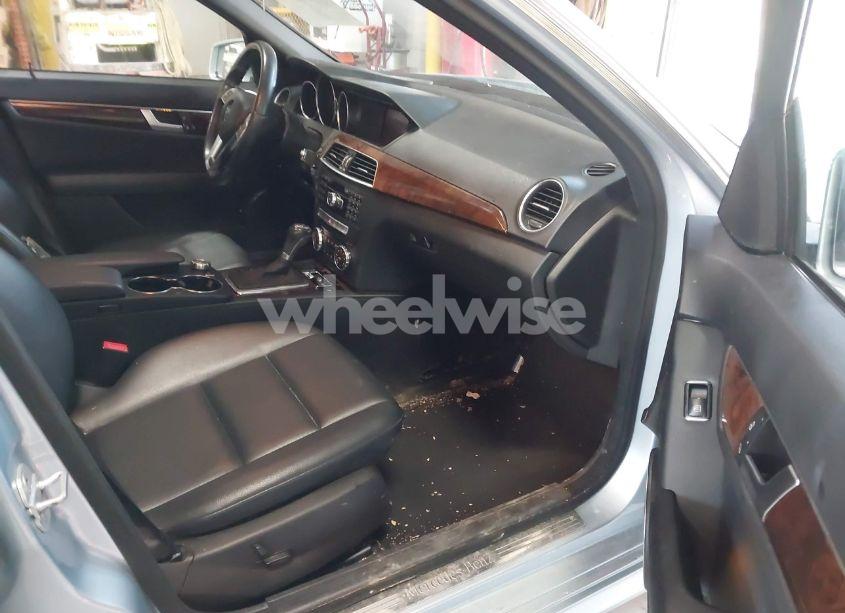 Photo 5 of 2013 Mercedes-benz C 300 LUXURY 4MATIC/SPORT 4MATIC (VIN WDDGF8AB4DR254877)