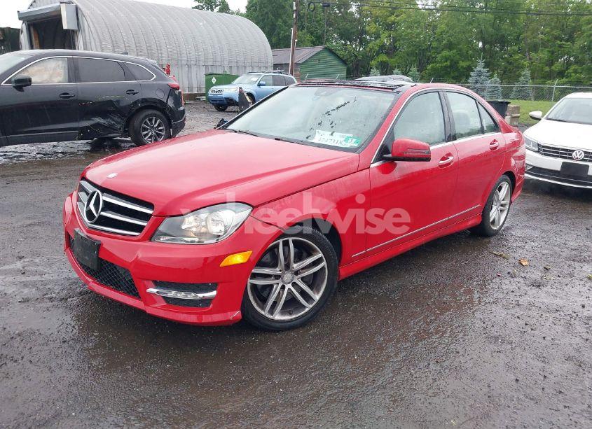 Photo 2 of 2014 Mercedes-benz C 300 LUXURY 4MATIC/SPORT 4MATIC (VIN WDDGF8AB4ER318837)