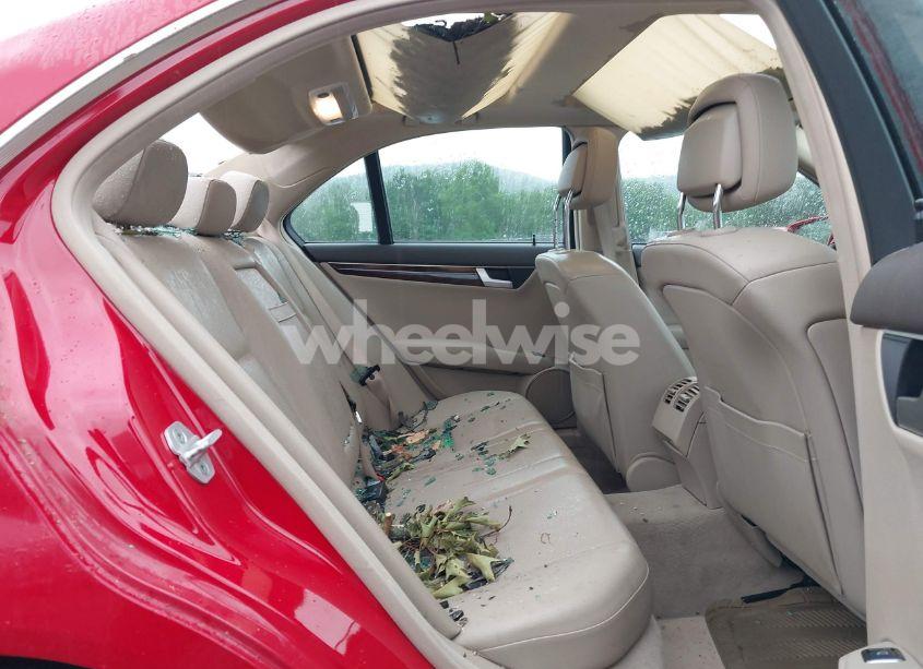 Photo 8 of 2014 Mercedes-benz C 300 LUXURY 4MATIC/SPORT 4MATIC (VIN WDDGF8AB4ER318837)