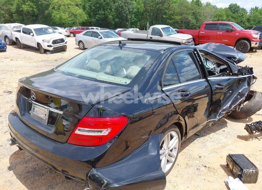 Photo 4 of 2014 Mercedes-benz C 300 LUXURY 4MATIC/SPORT 4MATIC (VIN WDDGF8AB4ER321138)