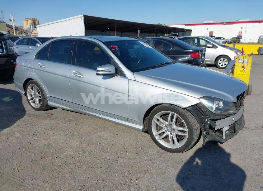 2014 Mercedes-benz C 300 LUXURY 4MATIC/SPORT 4MATIC (VIN WDDGF8AB5ER317681) main photo