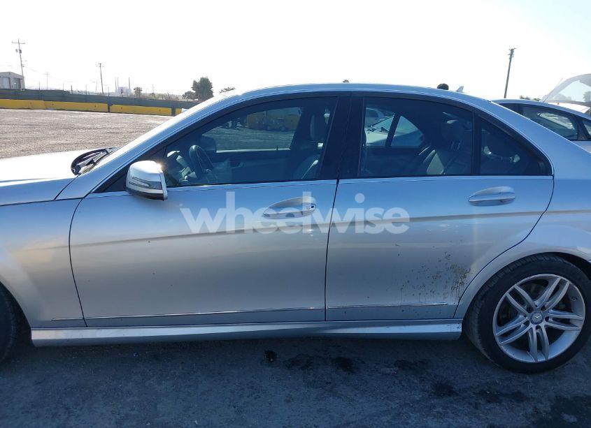 Photo 15 of 2014 Mercedes-benz C 300 LUXURY 4MATIC/SPORT 4MATIC (VIN WDDGF8AB5ER317681)