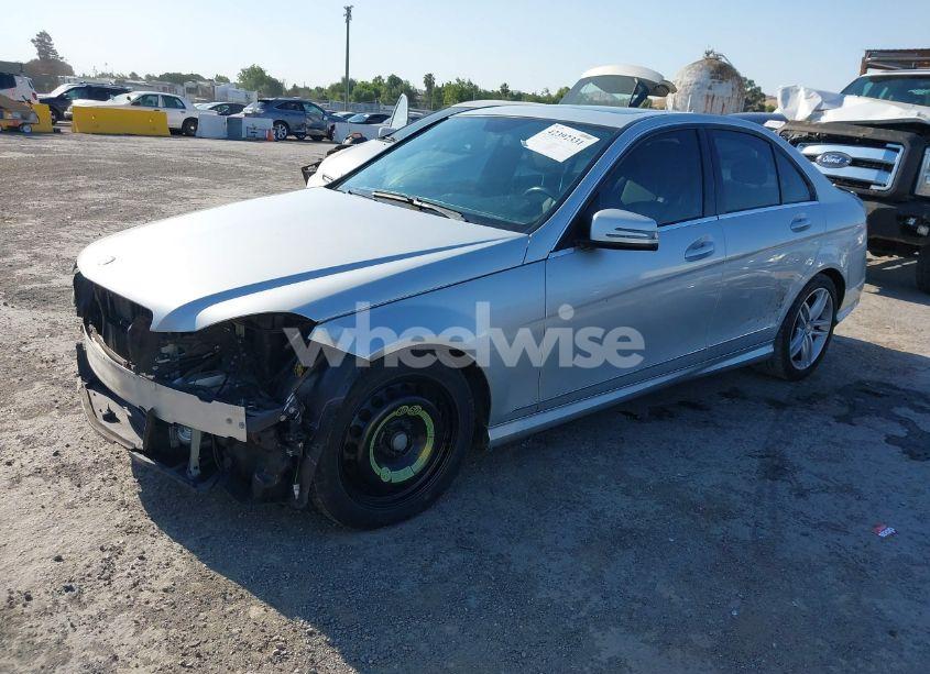 Photo 2 of 2014 Mercedes-benz C 300 LUXURY 4MATIC/SPORT 4MATIC (VIN WDDGF8AB5ER317681)