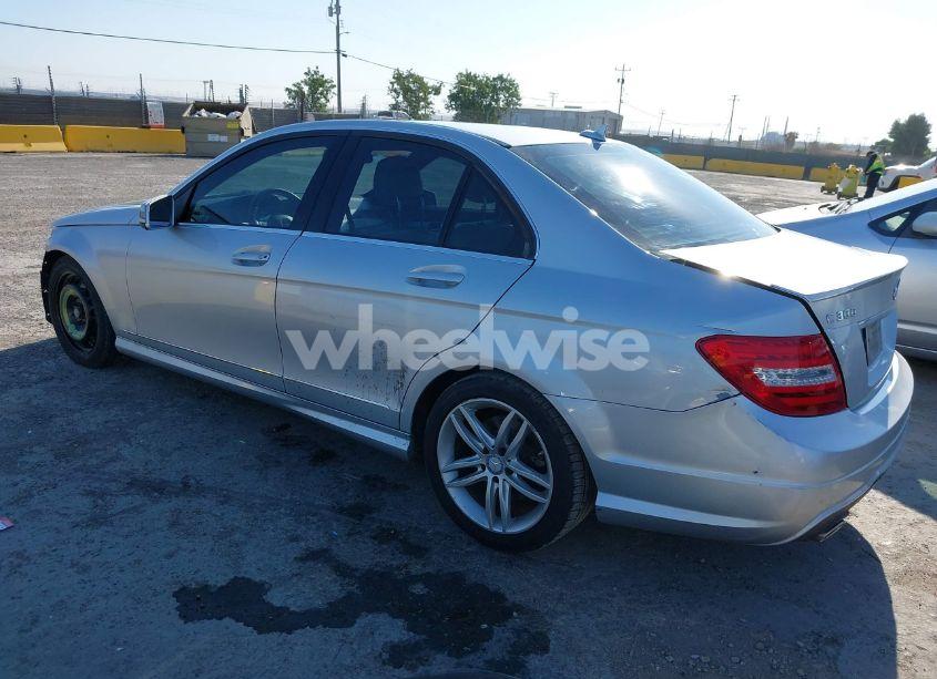 Photo 3 of 2014 Mercedes-benz C 300 LUXURY 4MATIC/SPORT 4MATIC (VIN WDDGF8AB5ER317681)