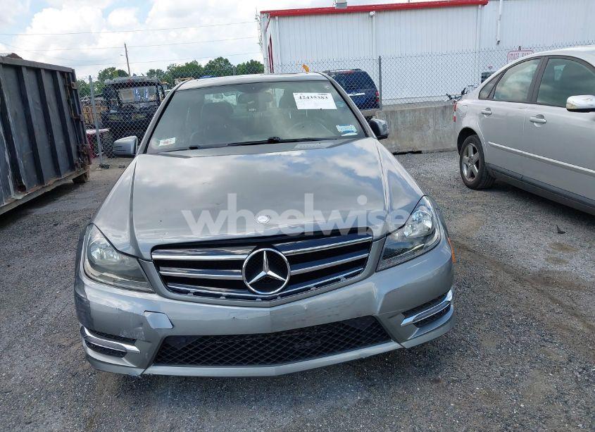 Photo 11 of 2014 Mercedes-benz C 300 (VIN WDDGF8AB5ER322122)