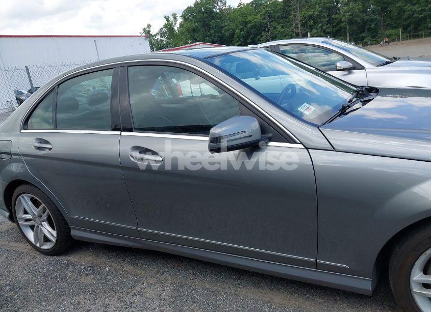 Photo 12 of 2014 Mercedes-benz C 300 (VIN WDDGF8AB5ER322122)