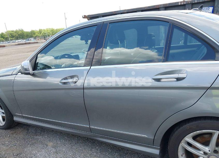 Photo 13 of 2014 Mercedes-benz C 300 (VIN WDDGF8AB5ER322122)