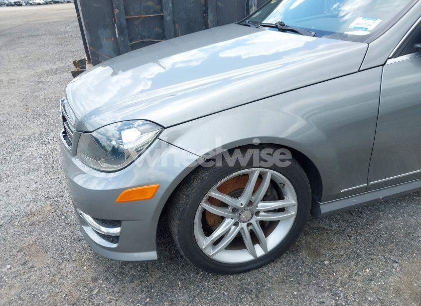 Photo 6 of 2014 Mercedes-benz C 300 (VIN WDDGF8AB5ER322122)