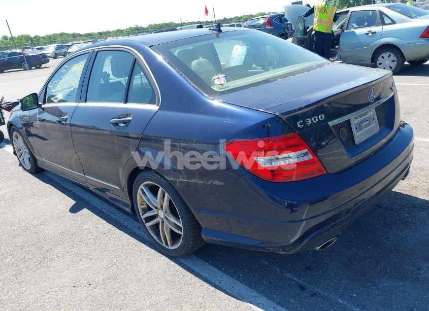 Photo 3 of 2013 Mercedes-benz C 300 LUXURY 4MATIC/SPORT 4MATIC (VIN WDDGF8AB6DR265878)