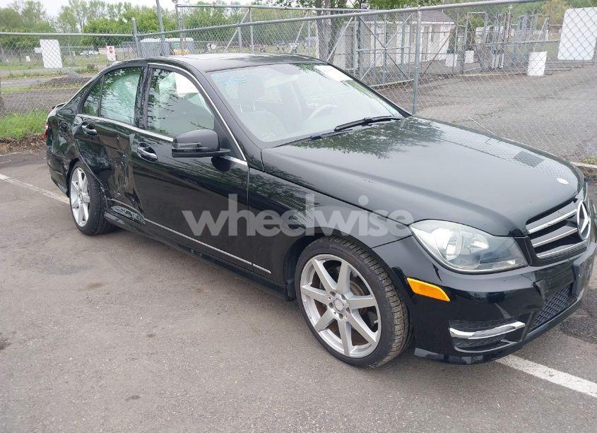 2014 Mercedes-benz C 300 LUXURY 4MATIC/SPORT 4MATIC (VIN WDDGF8AB6EA946106) main photo