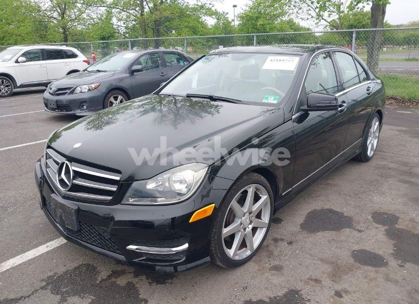 Photo 2 of 2014 Mercedes-benz C 300 LUXURY 4MATIC/SPORT 4MATIC (VIN WDDGF8AB6EA946106)