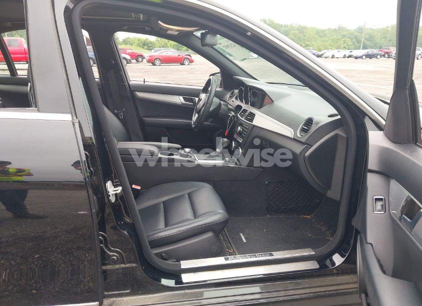 Photo 5 of 2014 Mercedes-benz C 300 LUXURY 4MATIC/SPORT 4MATIC (VIN WDDGF8AB6EG205676)